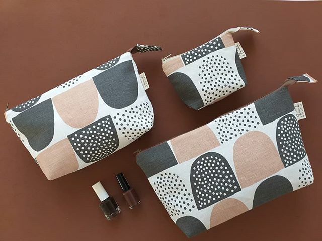 Traveler set of 3 linen cosmetic bags, by  @jovitale_handmade
.
.
.
#smallbag #cosmeticbag #cosmetics #makeupbag #forher #forwoman #pouch #organizer #makeupcase  #present #gift #fortraveling #etsy #brown #makeupstorage #etsylithuania #etsysuccess #youngandtrendy #trendybags …