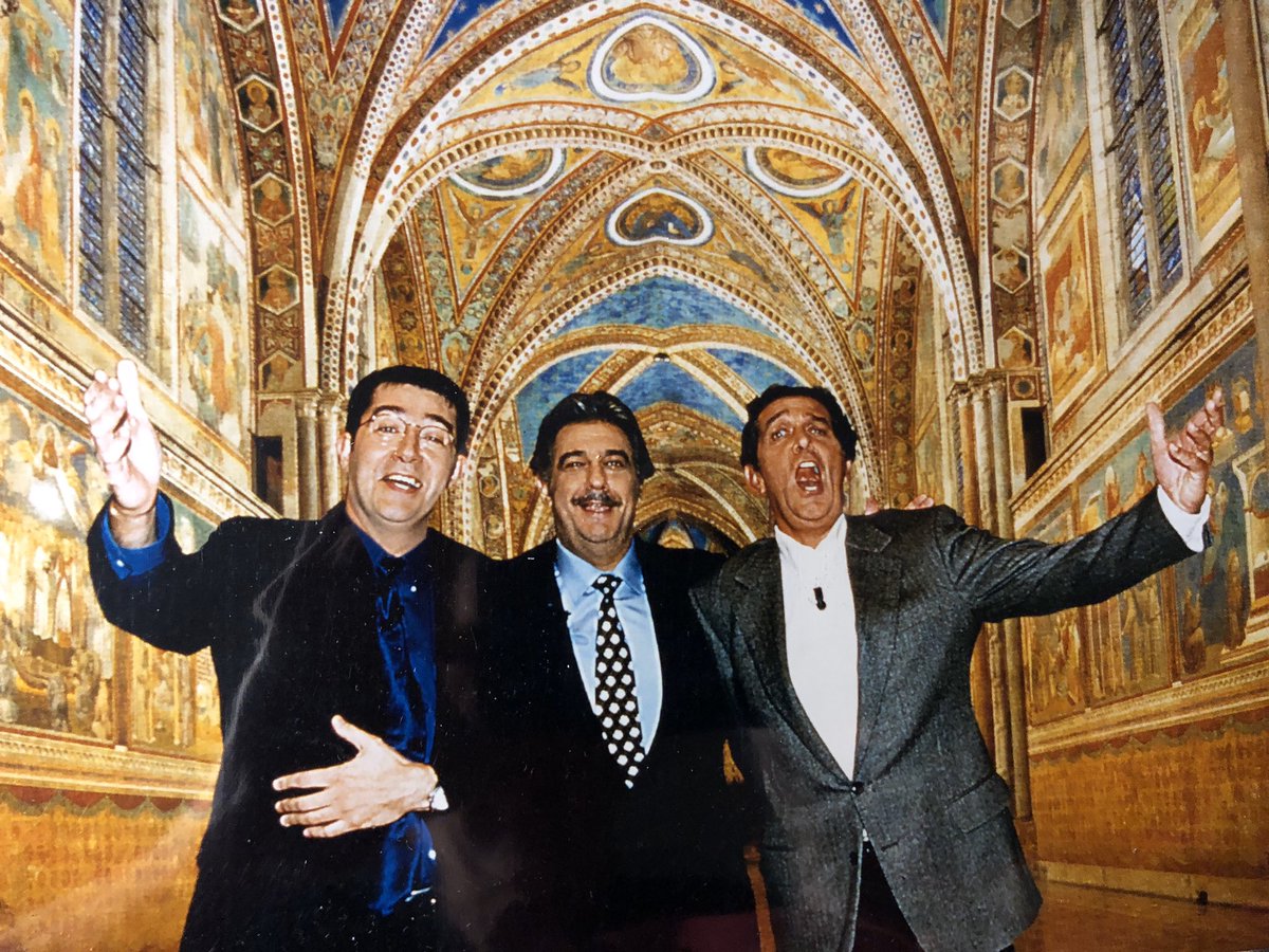 maxpradera's tweet photo. Con Plácido y Schwartz en @LoMasPlus_ 

Corrían los 90, cuando el tenor se creía el pulpo Paul.

Estoy convencido de que aquello de los Tres Tenores no fue más que una tapadera 🤦🏻‍♂️ https://t.co/1dJiaVZP7Q