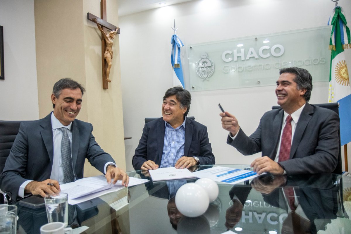 alegrejorgep's tweet photo. Junto al Dr. Carlos Zannini de la @Ptn_Oficial y el Dr. Guido Croxatto de la #ECAE firmamos un convenio para realizar capacitaciones en forma presencial con especial atención hacia derechos humanos y género. https://t.co/nv6wx4pm28