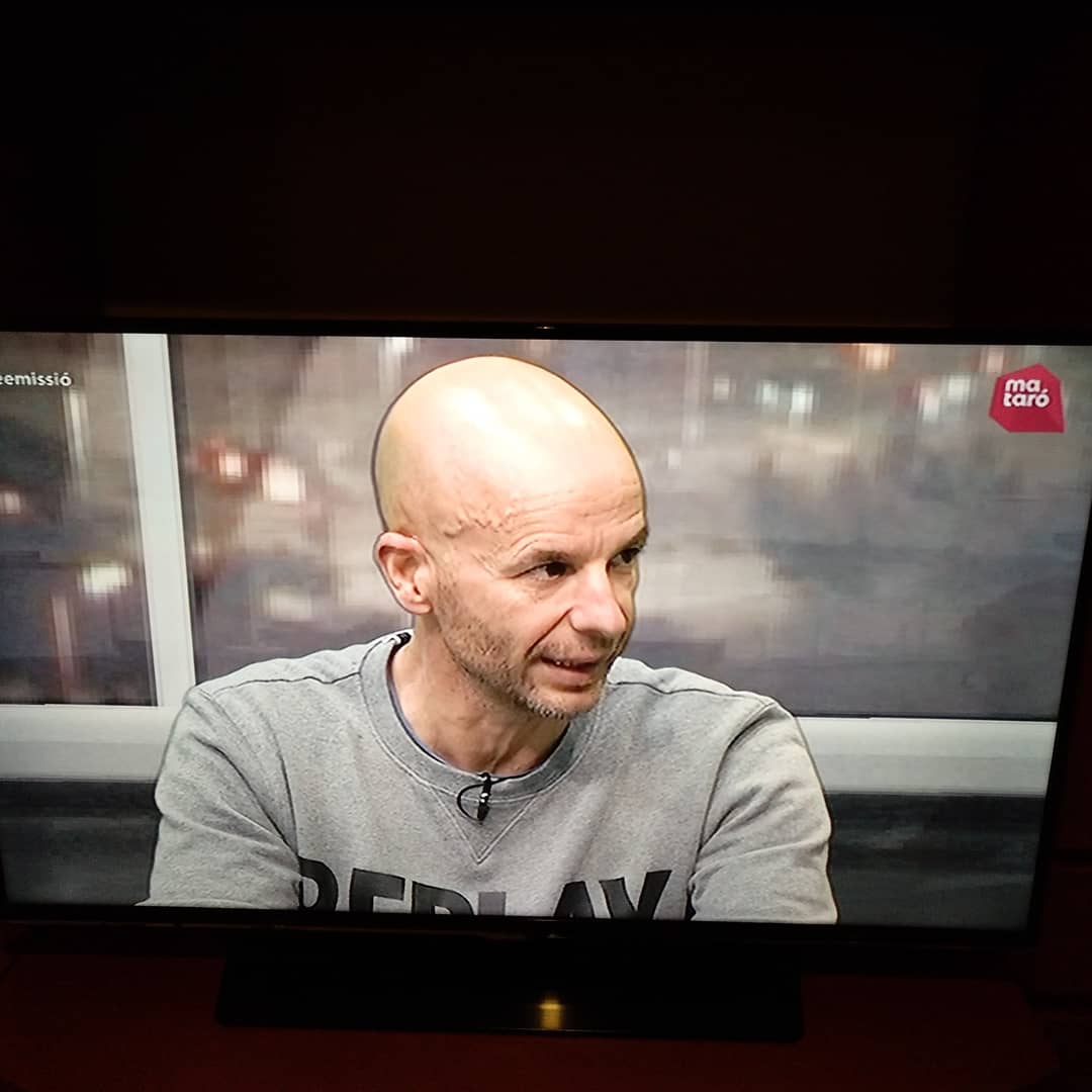 La Marta i en Manolo han anat a Mataró audiovisual a explicar el Projecte de la I CURSA SOLIDÀRIA SED MATARÓ i tota la feina de sensibilització per l'apoderament de les dones i nenes. Per la igualtat de gènere. 👏👏👏👏
<a href="/sed_mataro/">SED Mataro</a> @sedcatalunya @cursasedmataro @MatAudiovisual