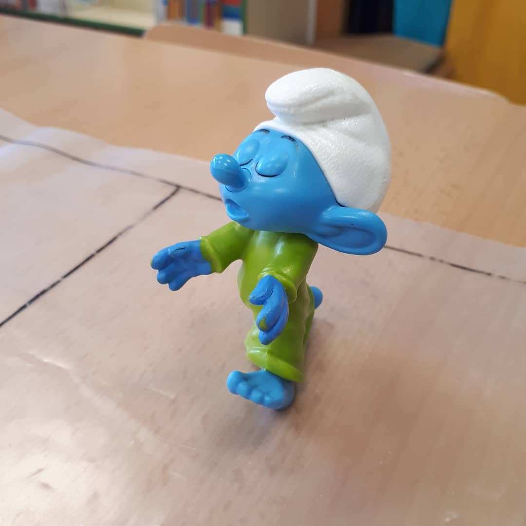 AulaEureka's tweet photo. Introducción a la programación al alumnado con necesidades.
Trabajar de manera manipulativa, para posteriormente usar beebot.
¿Llegará el pitufo sonámbulo a su destino?
Le daremos instrucciones para llegar a su destino.
#steam #aulaeureka #ceiplasenda #beebot #inclusion https://t.co/fnnkQ2X03z
