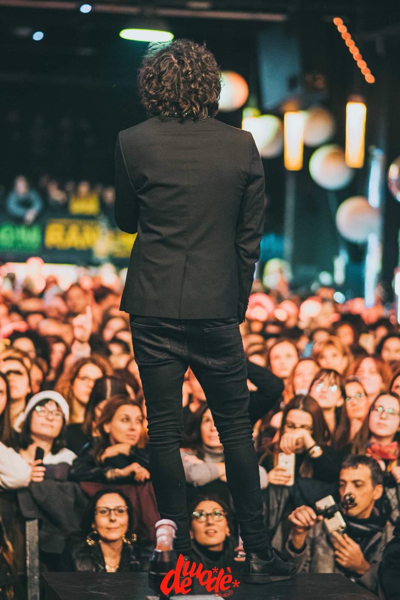 clalby's tweet photo. #demodeclub #demode
Quando si stava bene 💛
#ErmalMeta https://t.co/LQpwFPN3T4