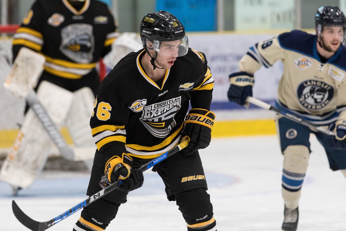 BCHLExpress's tweet photo. 🧹🧹🧹🧹
We completed the sweep of the Rivermen last night in Langley! Read @EddieGregory81's recap here: https://t.co/qea8KmrfTC
📷: @Damon_james91
#AllAboard | #FEGOW https://t.co/ftC0q1eJjY