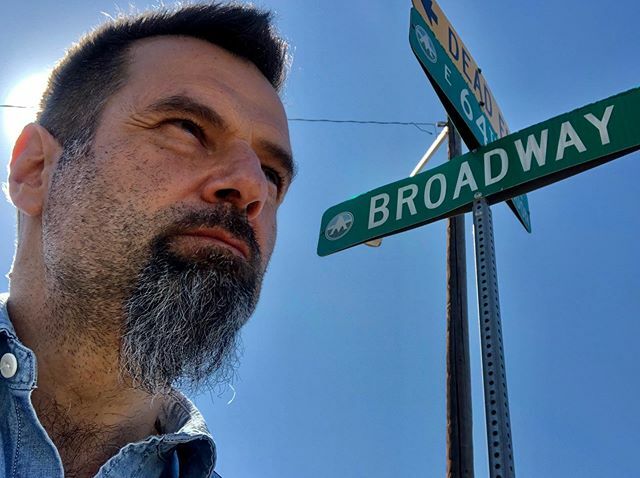 fishstreet_de's tweet photo. Next Stop 🛑 #broadway https://t.co/Wlwg4GQks5 https://t.co/3UuamfnVhh
