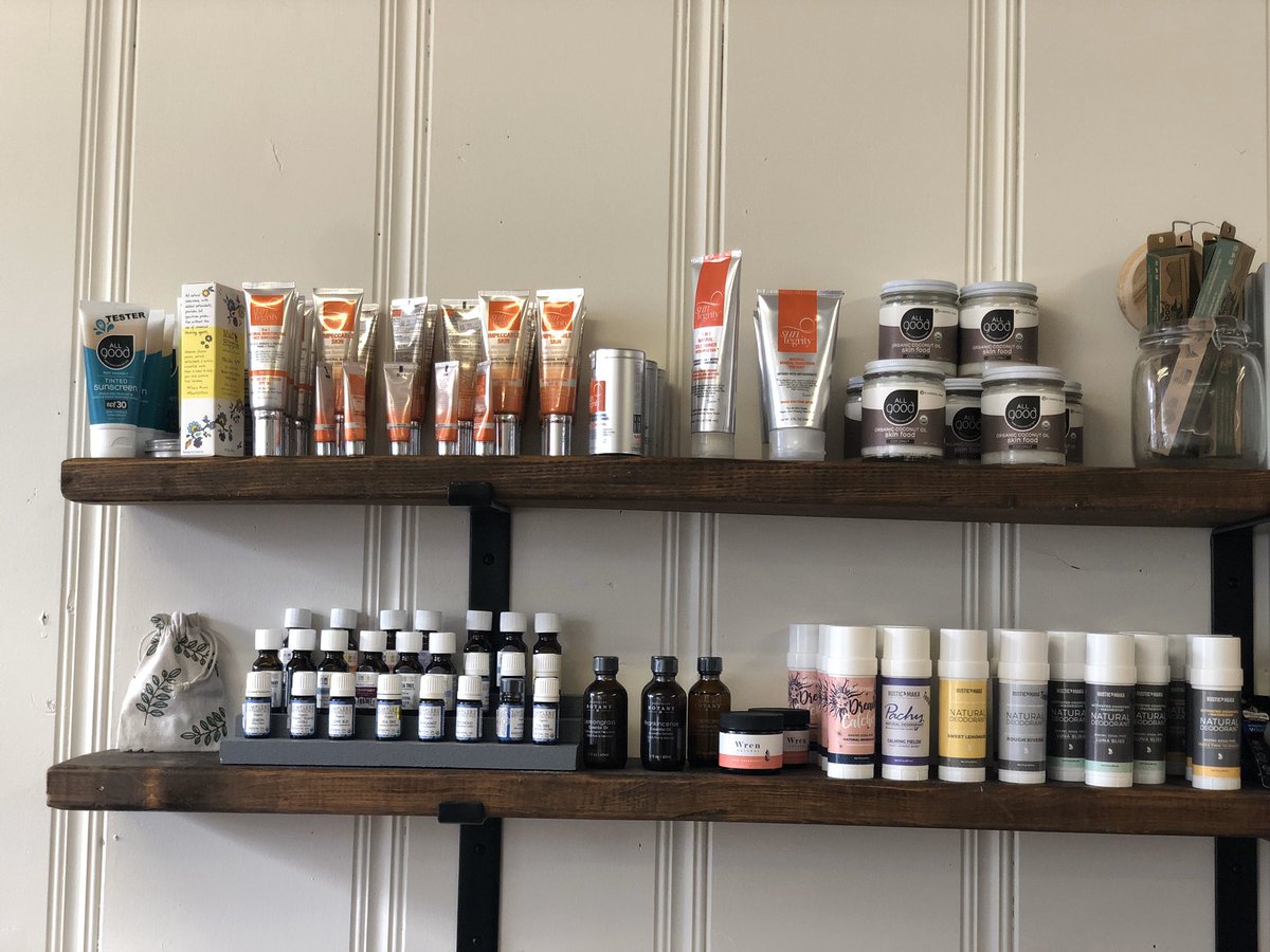 Ask_Kacadas's tweet photo. Today we are sharing some of the brands that we carry. Next is DEODORANT, Oral Care, SUNSCREEN, and essential oils! #Suntegrity #Davids #MyMagicMud #RusticMaka https://t.co/wnTNF3ZQdd