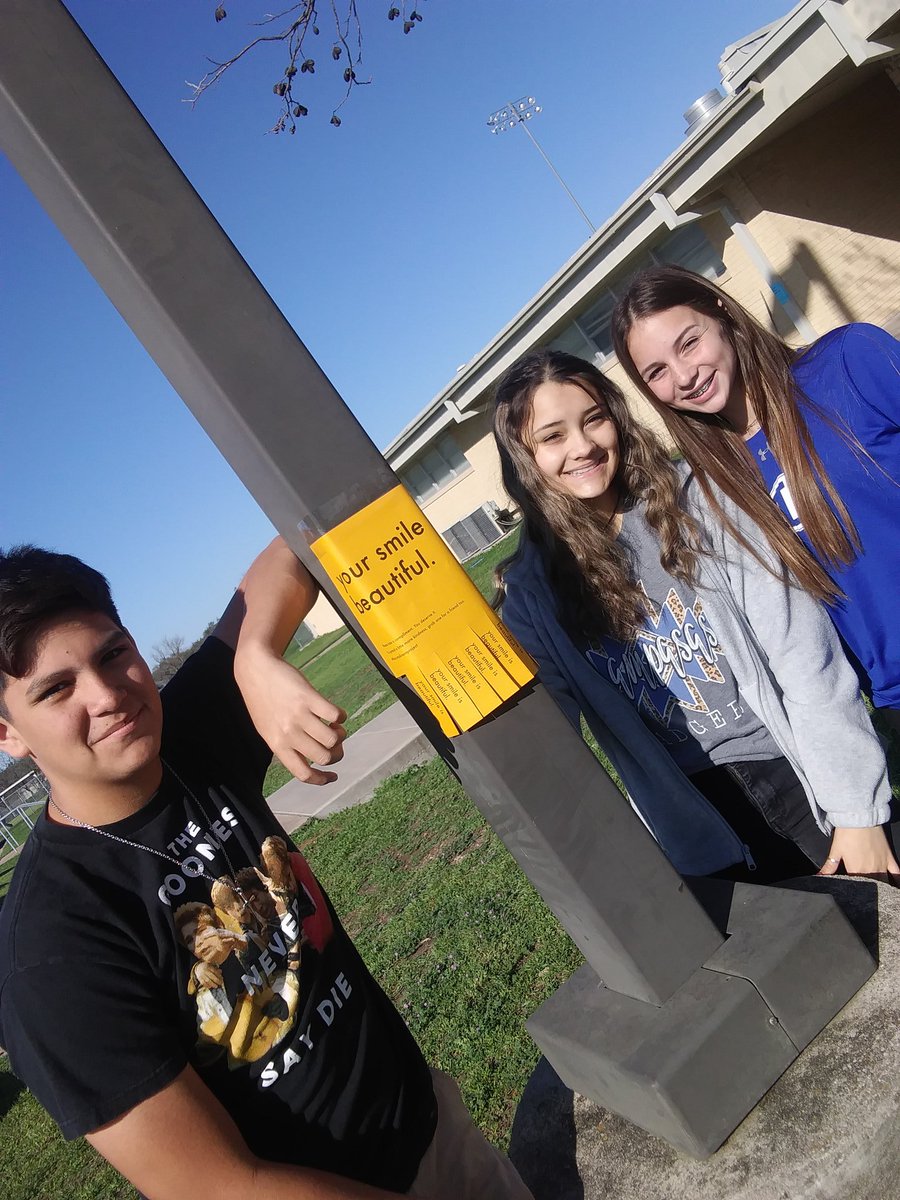 marymccat's tweet photo. #compliment My 8th graders HELPING others by spreading kindness joy. Don't forget to see 
the beauty in those around you💕 
#ThinkBigLISD @lampasasMS https://t.co/KUlpCZbkau