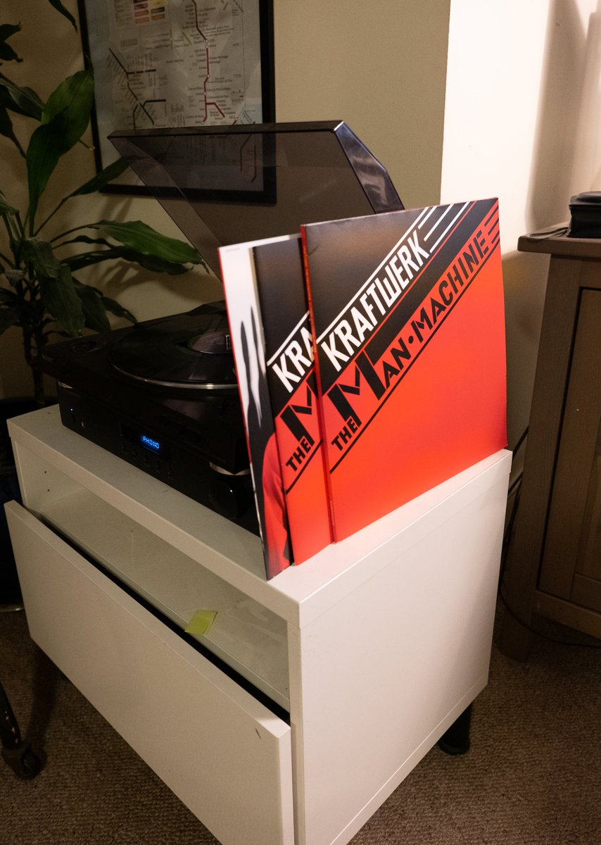 caileansiar's tweet photo. I had been expecting vinyl club brownie points for my recent acquisition of the classic Kraftwerk album "The Man Machine" on heavyweight vinyl, before @MarcMacUilleim pointed out that there exists a second complete version of the album, recorded entirely in German. #vinylfail https://t.co/dlezCxRldi