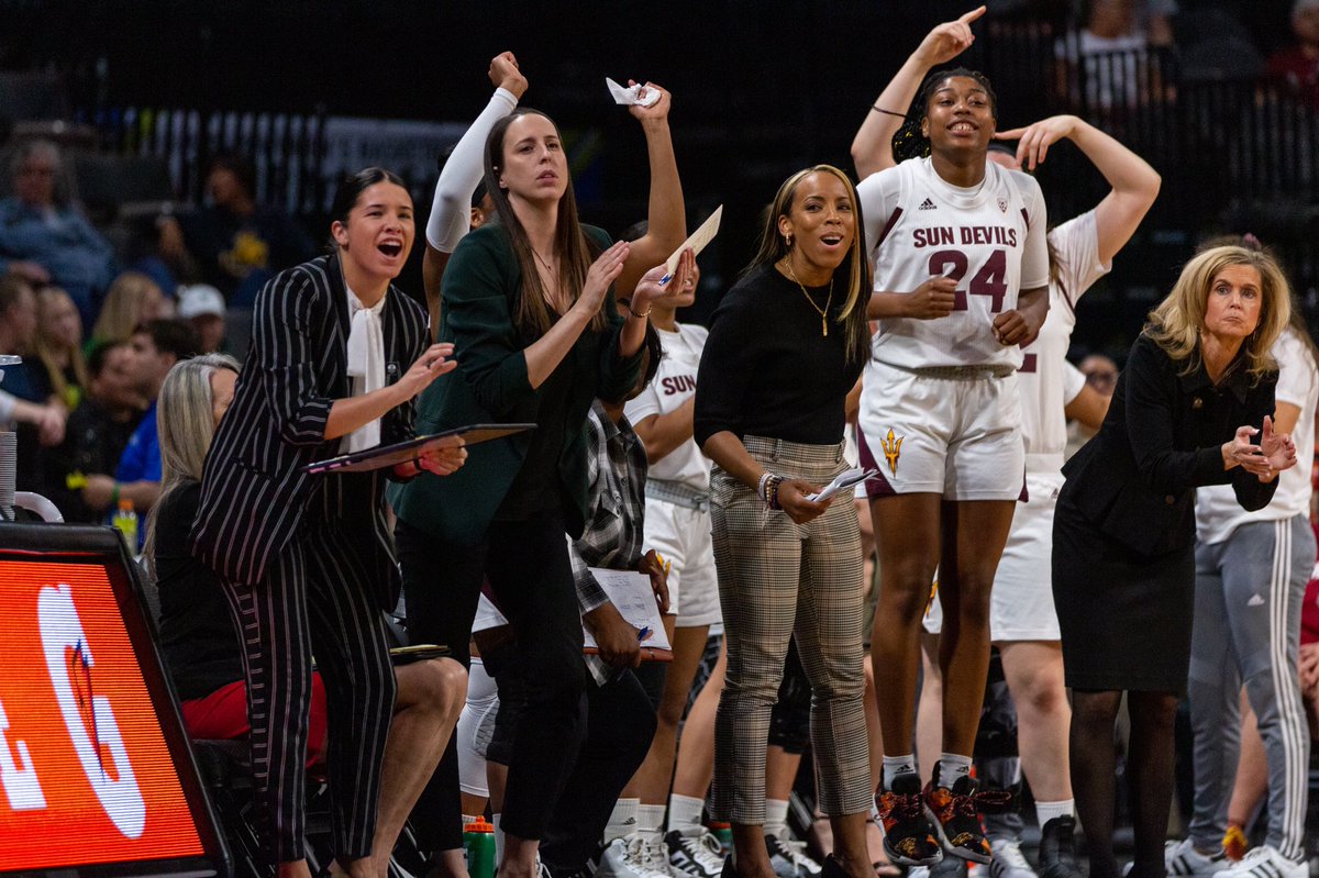 susanswong_'s tweet photo. LIVE LOOKS 📸 from the first half of the FIRST ROUND of @pac12 #Pac12WBB Tournament in Vegas!
@SunDevilWBB vs. @CalWBBall
#ASUvsCAL
@Blaze_Sports https://t.co/vnt2gkDmGB