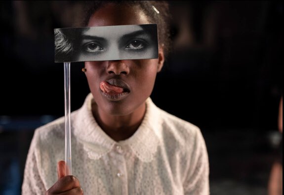 <a href="/carlotaFerrer1/">Carlota Ferrer</a> y Darío Facal.
#Asíquepasencincoaños de F.G.Lorca. 

El presente una transición entre pasado y futuro imposible de ser vivida. Una obra bella, hipnótica, arriesgada y valiente. Escrita en 1931 y hoy sigue siendo pura vanguardia. 

Hasta el 8/03 en <a href="/teatrokamikaze/">Teatro Kamikaze</a>