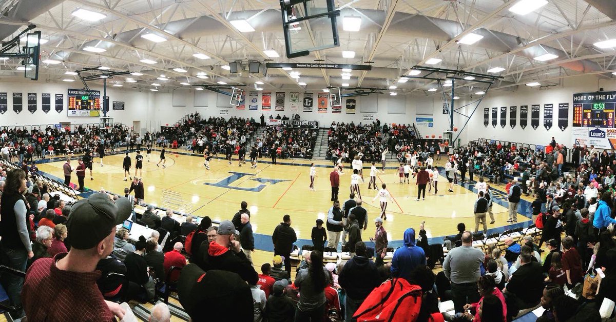 SamBeale14's tweet photo. #Dominating victory for the #Sandusky Blue Streaks in a district semi final bout against #Rossford Bulldogs Wednesday! The #BlueStreaks will now move onto play #Rodgers for the district championship at Lake Highschool! https://t.co/RJbMAdg2L1