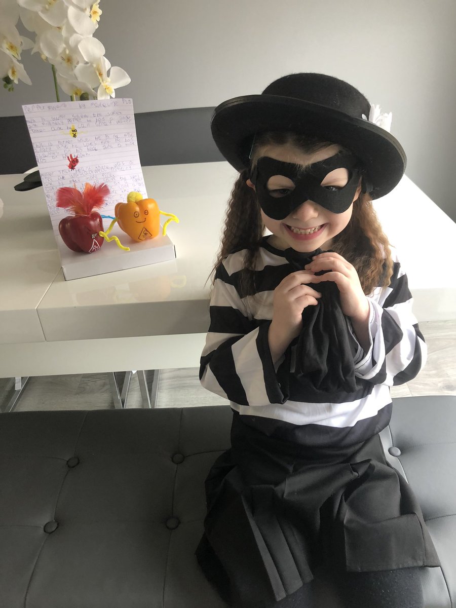 ashflannigan's tweet photo. @WallacewellPS Burglar Betty with her hero &amp; villain peppers to match school colours 😄 https://t.co/8P350ere37