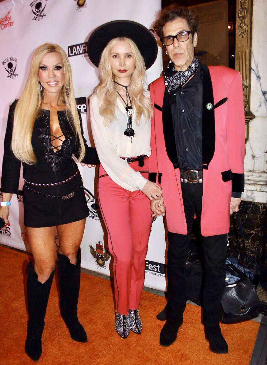 XXXAmberLynns's tweet photo. I am excited to announce we have been invited back as an #orange carpet interview host The 8th Annual Rock Against MS Concert &amp; Awards - some of last years interview highlights #rockagainstMS @RockAgainstMS64 #AmberLynn #TinyBiuso #SlimJimPhantom #JennieVee  #Tiffany #IraKBlack https://t.co/BHmL4KW1NA