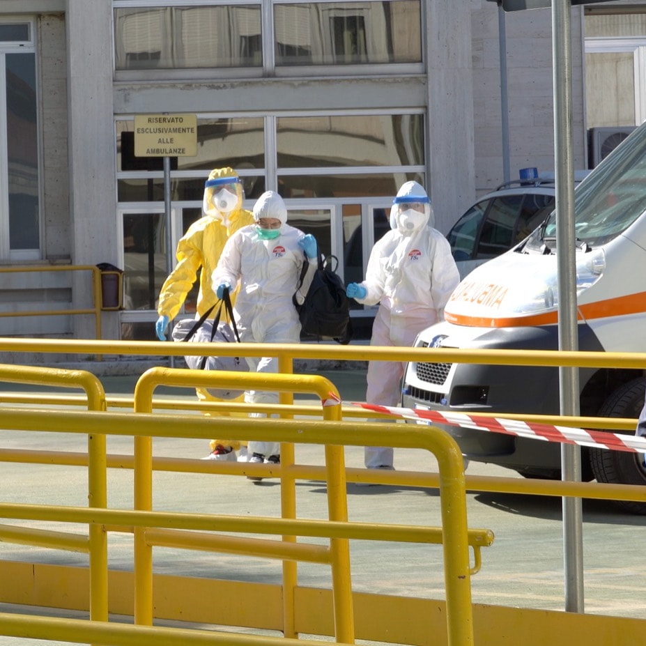 asl2abruzzo's tweet photo. #CORONAVIRUS: I DATI AGGIORNATI A OGGI IN #ABRUZZO

(REGFLASH) Pescara, 5 mar. – Sono 96 i test per il #Covid19 eseguiti dal laboratorio di riferimento regionale di #Pescara dall’inizio dell’emergenza a oggi.

Di questi 77 sono risultati negativi, mentre altri 8 sono in corso https://t.co/maAWgkPxqy