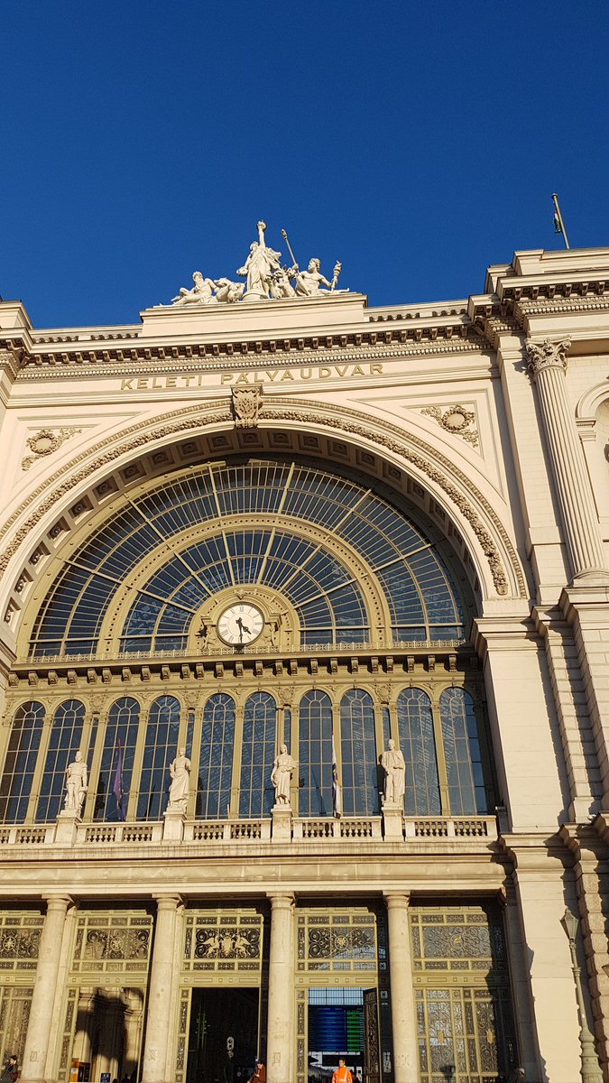 #Budapest is welcoming #YWP with  a sky as blue as possible. However for the way to tomorrow's workshop  bring an umbrella! The sky could provide some #Water