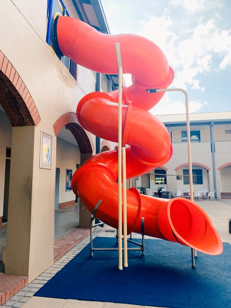 Abbotts_South's tweet photo. Our slide is done!🔥🔥🔥 See who tested it out ➡➡➡ 

#southies #openday #openday2020 #fun #slide #orange #blue #campus #abbotts #abbottssouth @Abbotts_College #yeah #nostairs https://t.co/i3rt8H2iqb