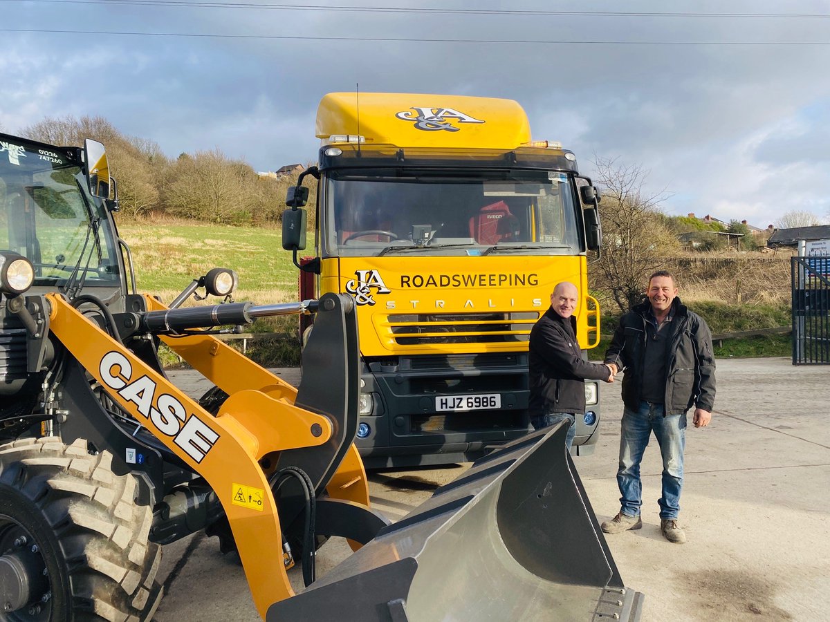 warwickward's tweet photo. Great to deal with Andrew Payne of J&A Roadsweeping again. Taking advantage of the special offers on Case 321Fβs π¦
π€ @CaseCE_EU #CaseCe #WarwickWard #WheelLoader #CaseWheelLoader #EarthMoving #WarwickWardDeal #ZeroPercentFinance https://t.co/WBJ8uS4avp