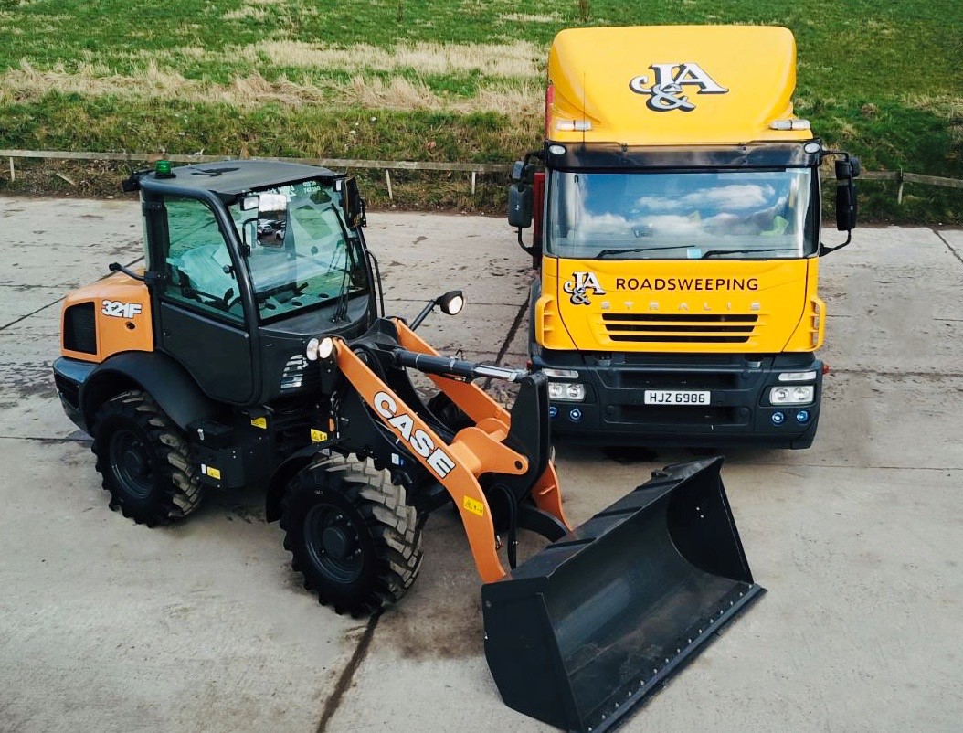 warwickward's tweet photo. Great to deal with Andrew Payne of J&A Roadsweeping again. Taking advantage of the special offers on Case 321Fβs π¦
π€ @CaseCE_EU #CaseCe #WarwickWard #WheelLoader #CaseWheelLoader #EarthMoving #WarwickWardDeal #ZeroPercentFinance https://t.co/WBJ8uS4avp
