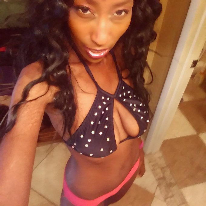 Good morning everyone just getting ready for work lol #sexy #model #flirting https://t.co/yQ9Fu1EUkE<a href="/tag/model"class="tags"><span>#model</span></a><a href="/tag/sexy"class="tags"><span>#sexy</span></a><a href="/tag/flirting"class="tags"><span>#flirting</span></a>