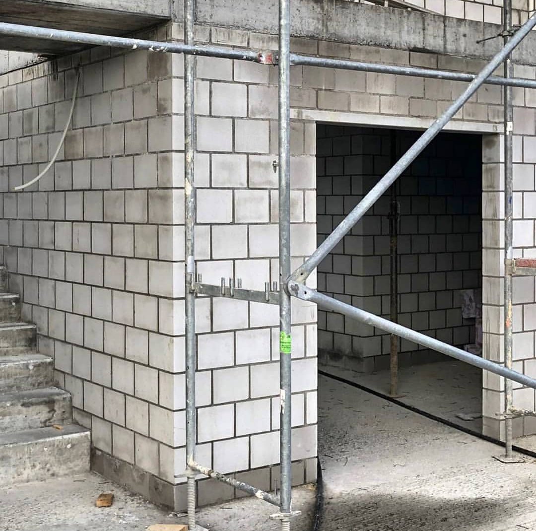 springpraizcon's tweet photo. Great job, Great block finishes 😍😍😍
#springpraizconstruction
#springpraizconstruct
#building
#architecture
#construction
#blockwork
#buildings
#buildinglovers
#building_shotz
#concrete
#Maintenance
#lintels
#blockworkout
#brickwork
#bricklaying
#brickwork
#blockwork https://t.co/xgi38BkCGu