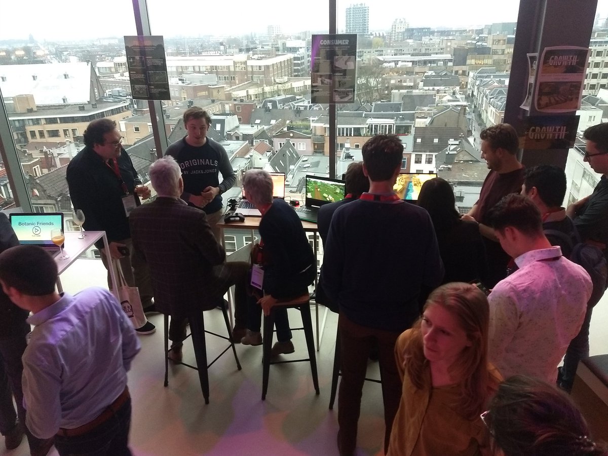 Vervoort_Joost's tweet photo. Here we go! All the games at #UUPathways! Come play with our @UniUtrecht @HKUtrecht students and each other! 🎮🕹️🃏 https://t.co/x8zboxhFSw