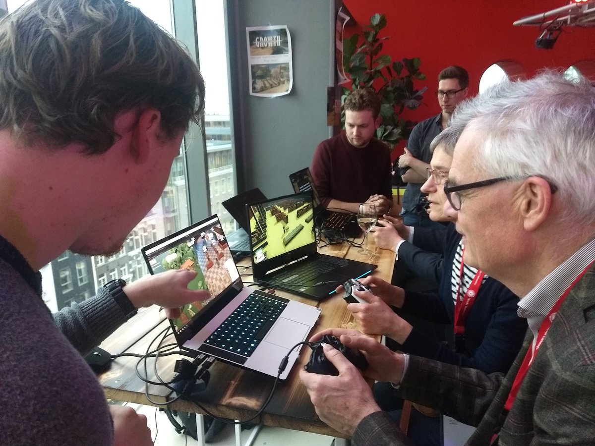 Vervoort_Joost's tweet photo. Here we go! All the games at #UUPathways! Come play with our @UniUtrecht @HKUtrecht students and each other! 🎮🕹️🃏 https://t.co/x8zboxhFSw