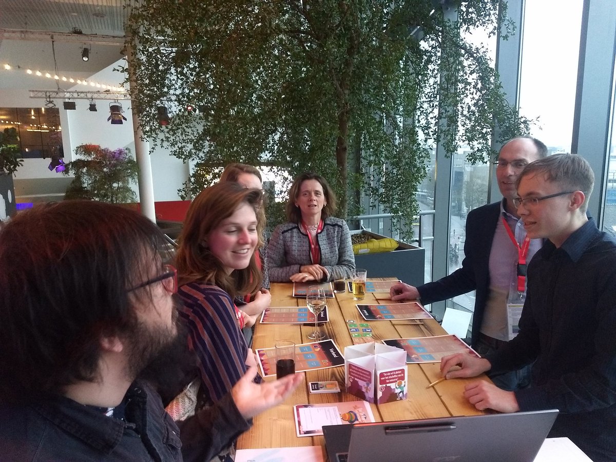 Vervoort_Joost's tweet photo. Here we go! All the games at #UUPathways! Come play with our @UniUtrecht @HKUtrecht students and each other! 🎮🕹️🃏 https://t.co/x8zboxhFSw