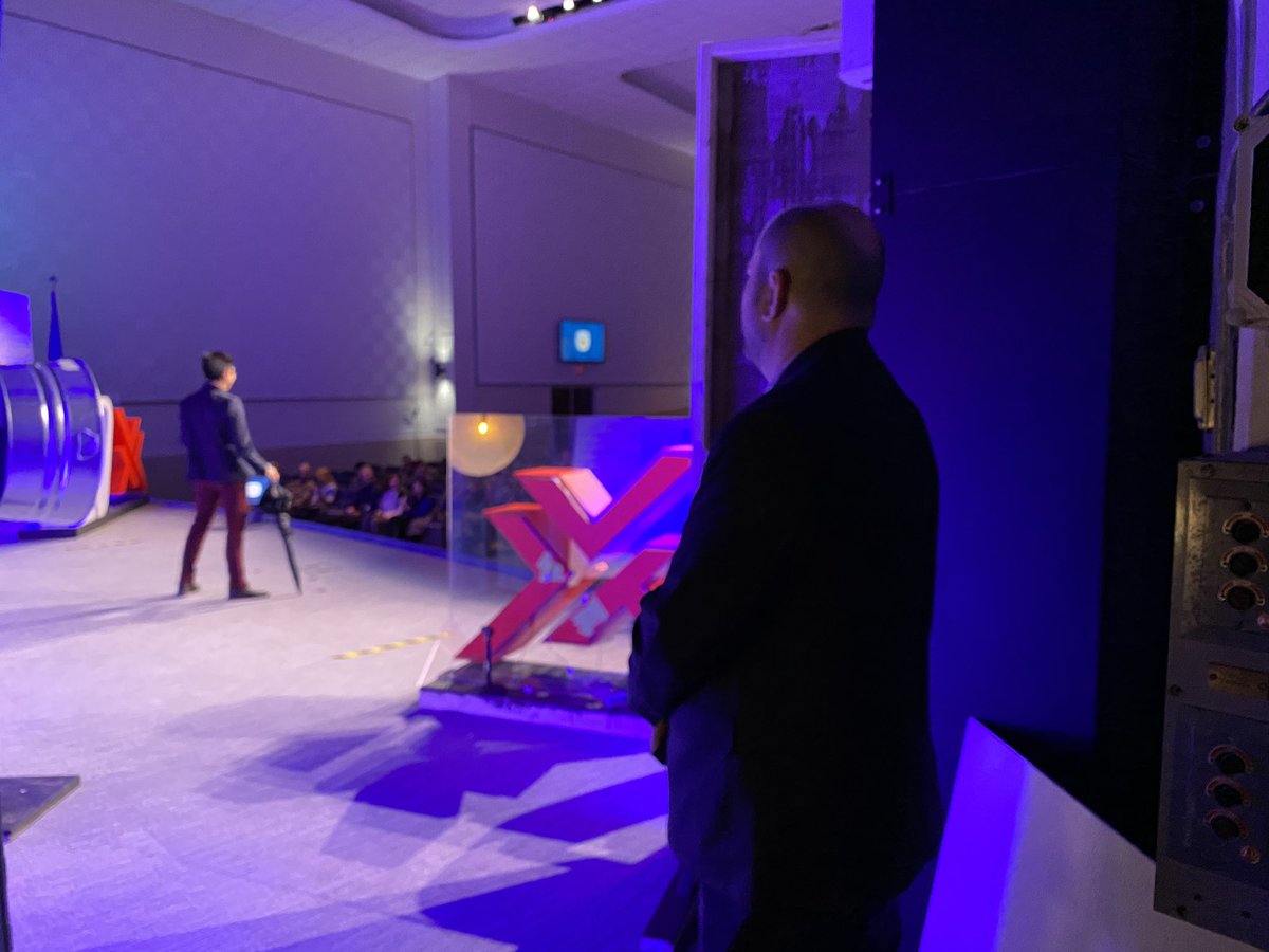 JanRutherford's tweet photo. @jim_vas killing it at #LEDx2020! https://t.co/1c1lyWhlba