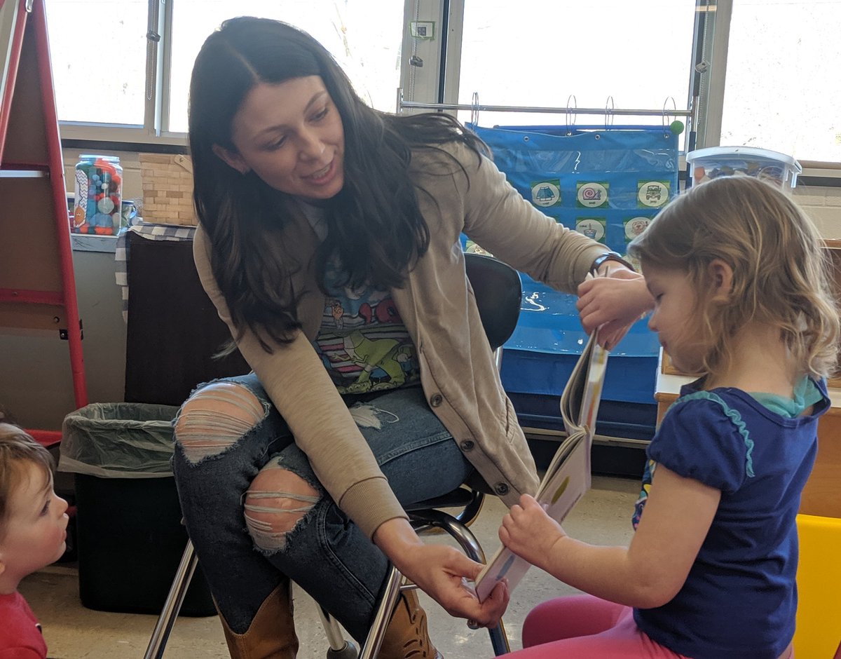 mrssheikhsclass's tweet photo. Our first Mystery Reader was so much fun! Thank you, Mrs. Kingsley! https://t.co/vNJABB6GBo
