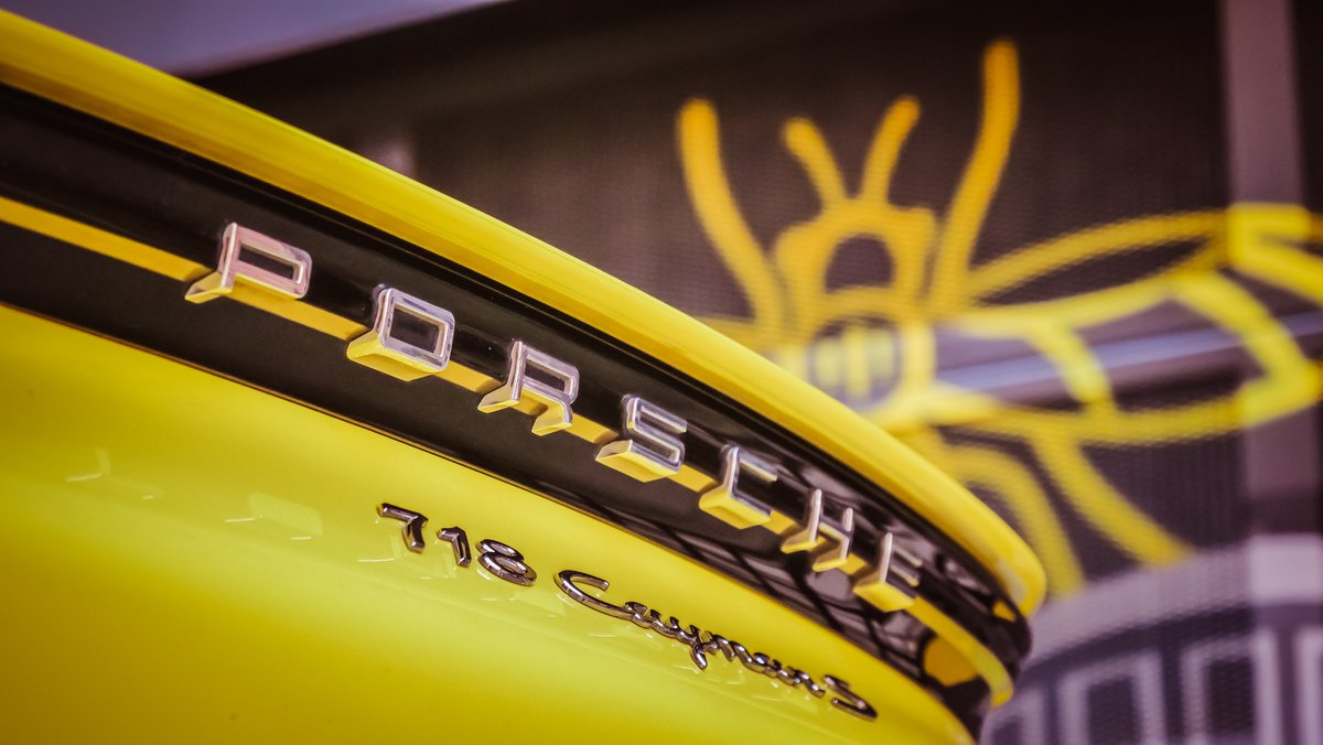 porsche_bolton's tweet photo. There is nothing mellow about this racing yellow 718 Cayman S! How stunning does this look on the streets of Manchester!

With 350HP and 0-62 in 4.9 seconds, this thrilling sports car will be sure to put a smile on your face!

Full spec: https://t.co/SpSDPngEgI or 01204 559911 https://t.co/htec5JeIfI