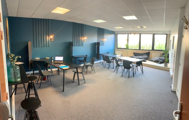 hubdelareussite's tweet photo. Grand plaisir d'accueillir @SonateDaeu à #SmartUniversité 
@ChanteloupLV pour préparer la rentrée #DAEU du 2 avril (inscription ouverte). Préparez votre DAEU avec un coaching personnalisé en rejoignant les Smart Université 
@VilledeGarges et @ChanteloupLV➡️https://t.co/AE1cTQO5Fd https://t.co/H0uBM4AAqn