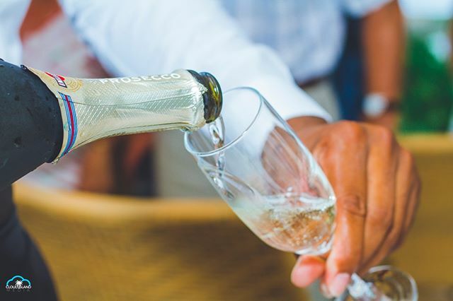 CloudIslandM's tweet photo. Great love affairs start with Champagne✨🥂 #CaribbeanPhotography
#CloudIslandMedia
#CaribbeanWedding

Choose Cloud Island Media Photography https://t.co/BrluoY9DdF https://t.co/8RhvHR93W2