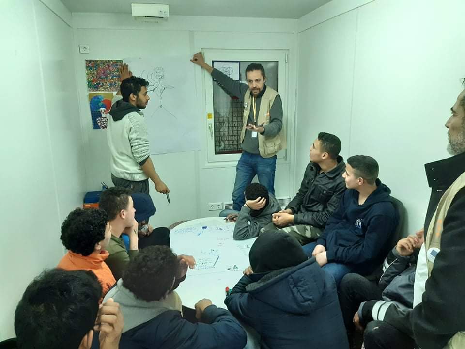 UNFPABiH's tweet photo. Centres will help adolescent & young ♂️ migrants/refugees build crucial competencies, strengthen their resilience, improve health & adopt positive relationships ➡️ to break the risk of abuse, neglect, health deprivation & violence associated w/ #UnsafeMigration
#BoysOnTheMove https://t.co/QpRsxeEkkL