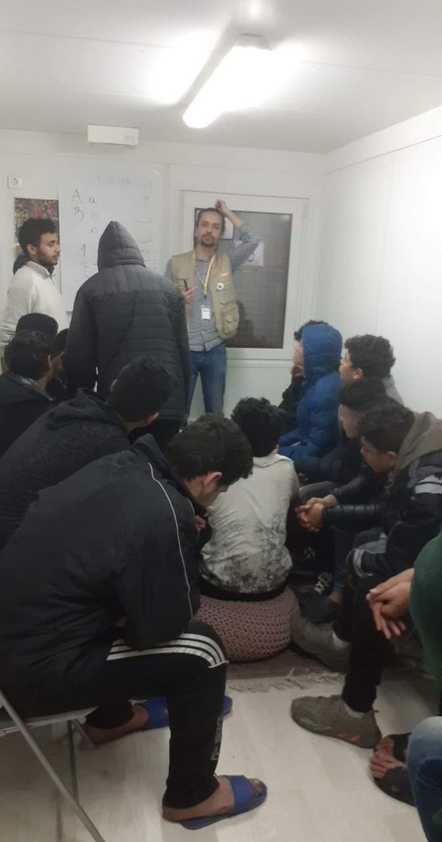 UNFPABiH's tweet photo. Centres will help adolescent & young ♂️ migrants/refugees build crucial competencies, strengthen their resilience, improve health & adopt positive relationships ➡️ to break the risk of abuse, neglect, health deprivation & violence associated w/ #UnsafeMigration
#BoysOnTheMove https://t.co/QpRsxeEkkL