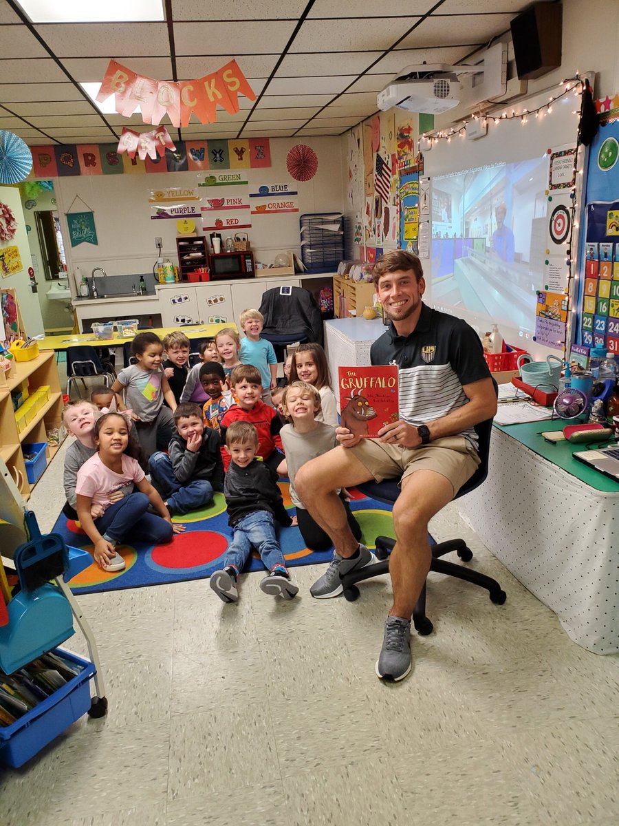 duff_bio's tweet photo. Got to go read, The Gruffalo, one of Tucker’s favorite books to his little class today! Thank you  @ms_sandwichprek @KathyLiner for all you do for the kiddos! https://t.co/h6APTl1sBj