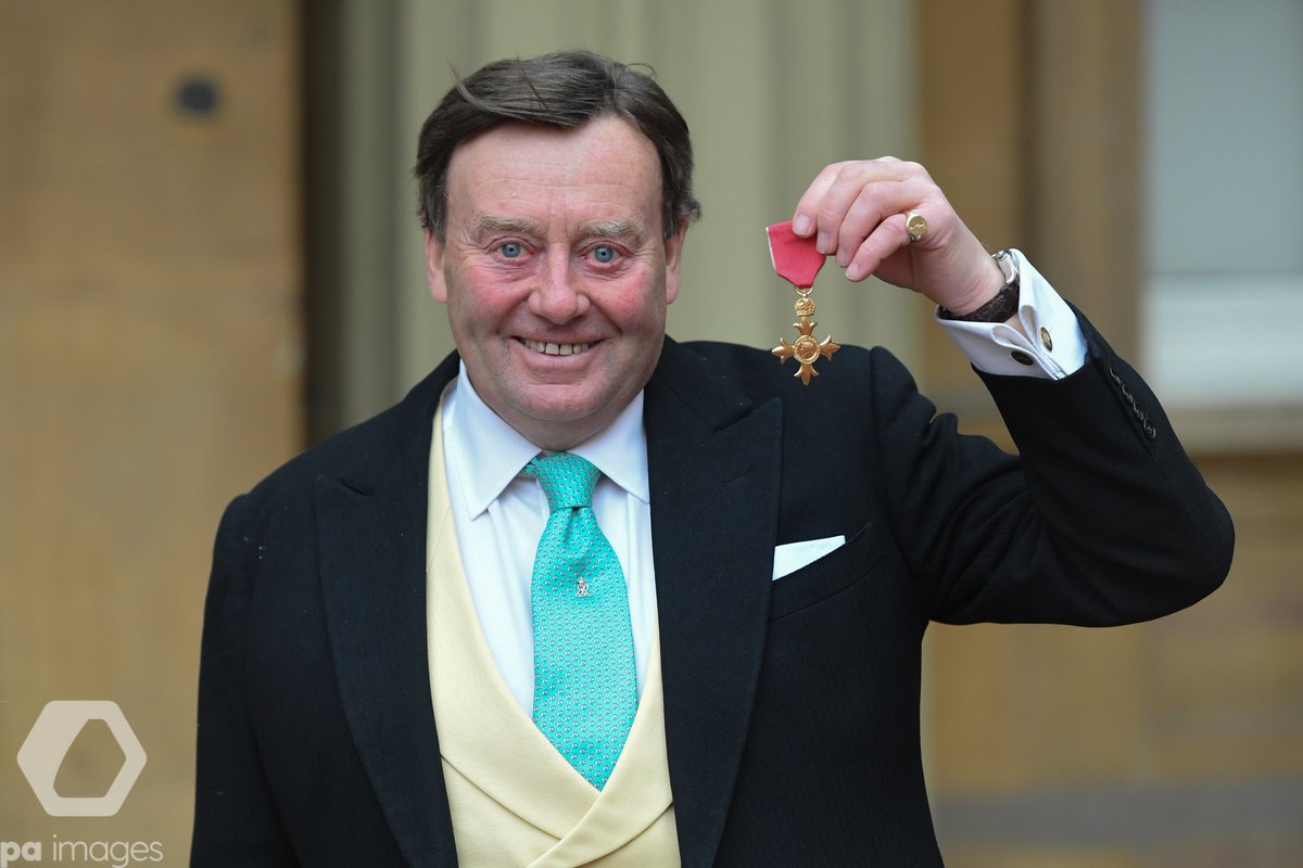 A day to remember for Nicky Henderson <a href="/sevenbarrows/">Nicky Henderson</a>, who picked up his OBE at Buckingham Palace today