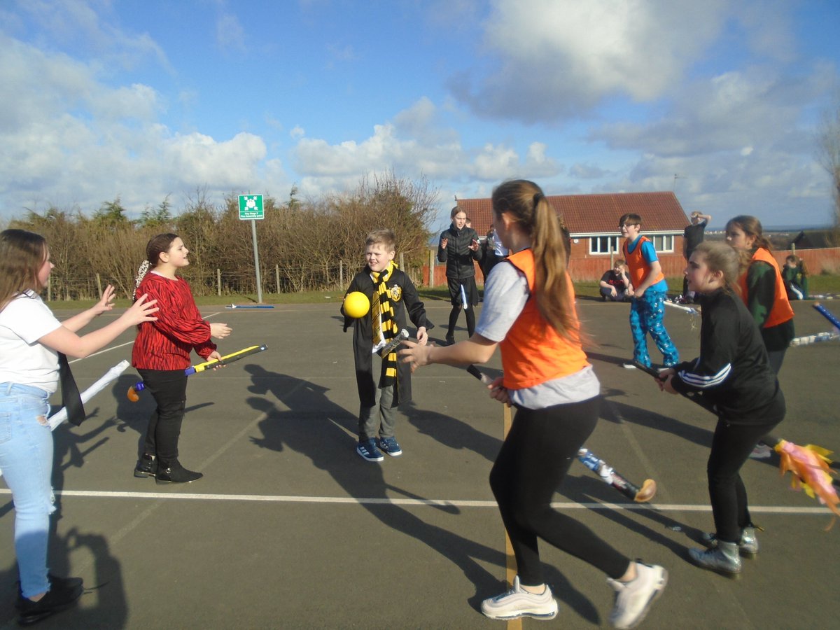 ClaveringTS27's tweet image. #6JB As part of our Harry Potter themed #WorldBookDay. We created brooms and competed in a quidditch tournament. Our favourite part of the game was definitely electing a child to be the golden snitch for the seekers to chase!🧙‍♂️🧙‍♀️⚡️📚