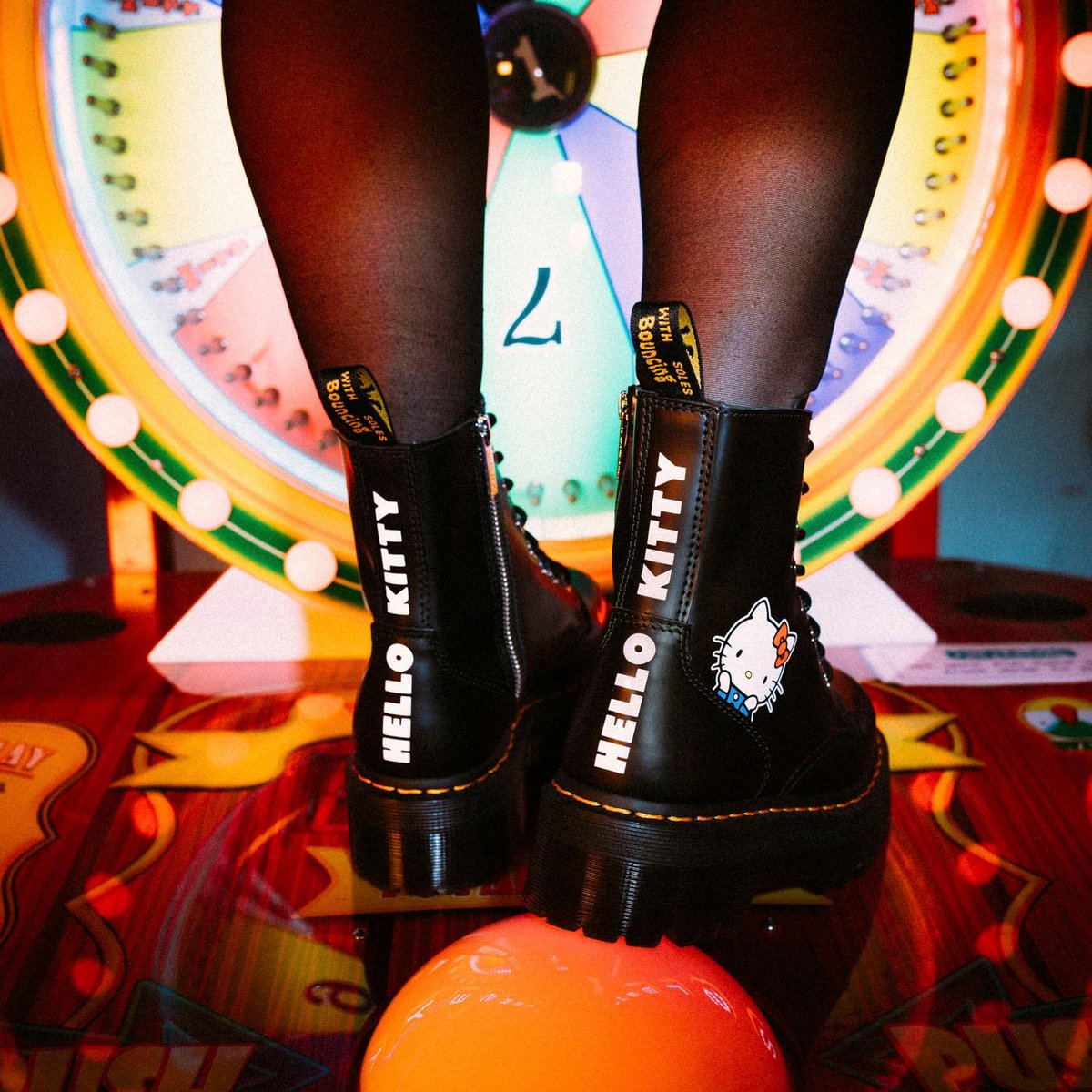 The Hello Kitty x Dr. Martens Shoe Collection is About to Launch comicbook.com/gear/2020/03/0…