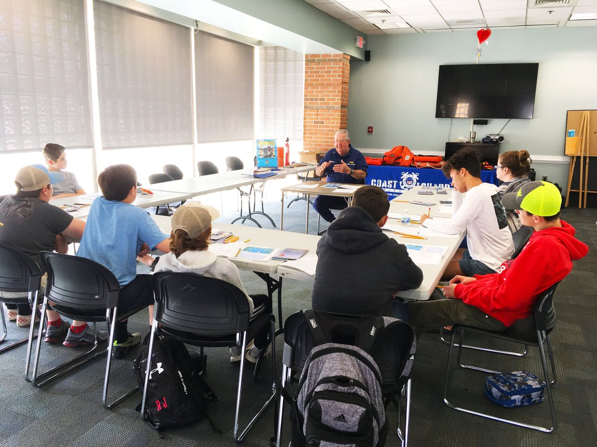 DaphneLibrary's tweet image. Teens visited the library at the end of February to earn their Alabama boating license with our Safe Boating Class! This class was taught by the Coast Guard Auxiliary and covered boat terminology, navigation, life jacket usage and more!