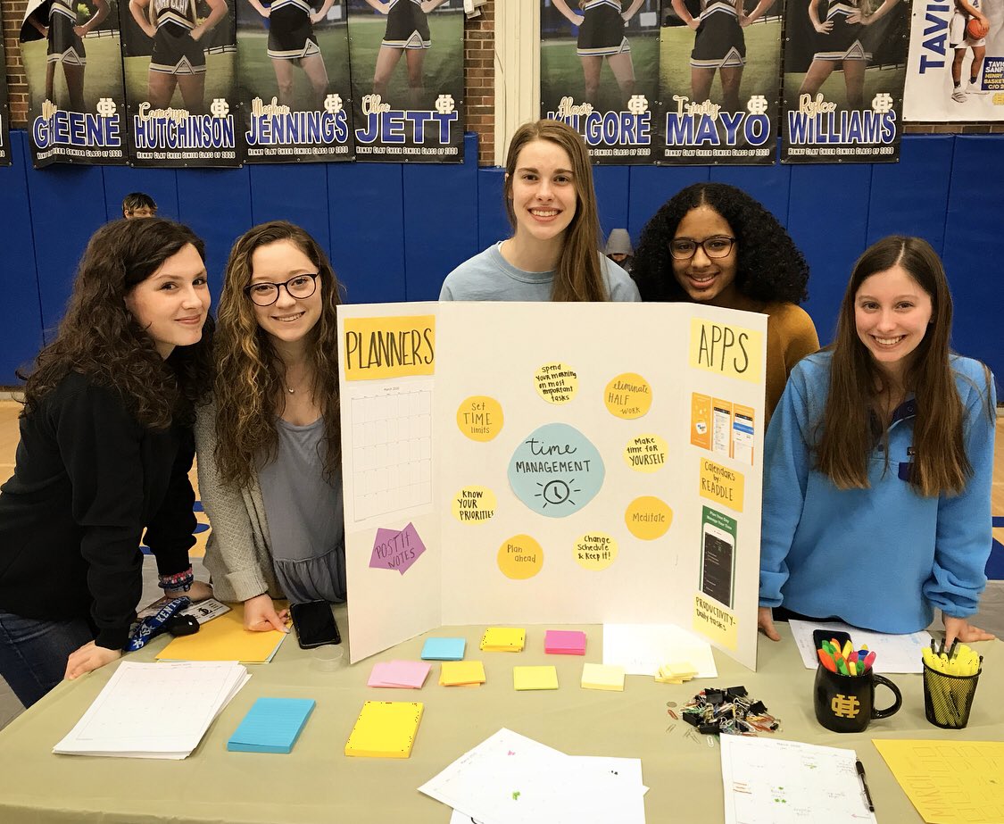 TeamHDI's tweet photo. Healthy Devils presenting on Time Management at the 2020 Henry Clay Health Fair

Student Athletes need to be able to utilize their days to the fullest to be successful 🙌🏼 🙌🏼

#HealthyDevils #2020HenryClayHealthFair
#NationalNutritionMonth 
#TimeManagement https://t.co/Ntp14ehq6y