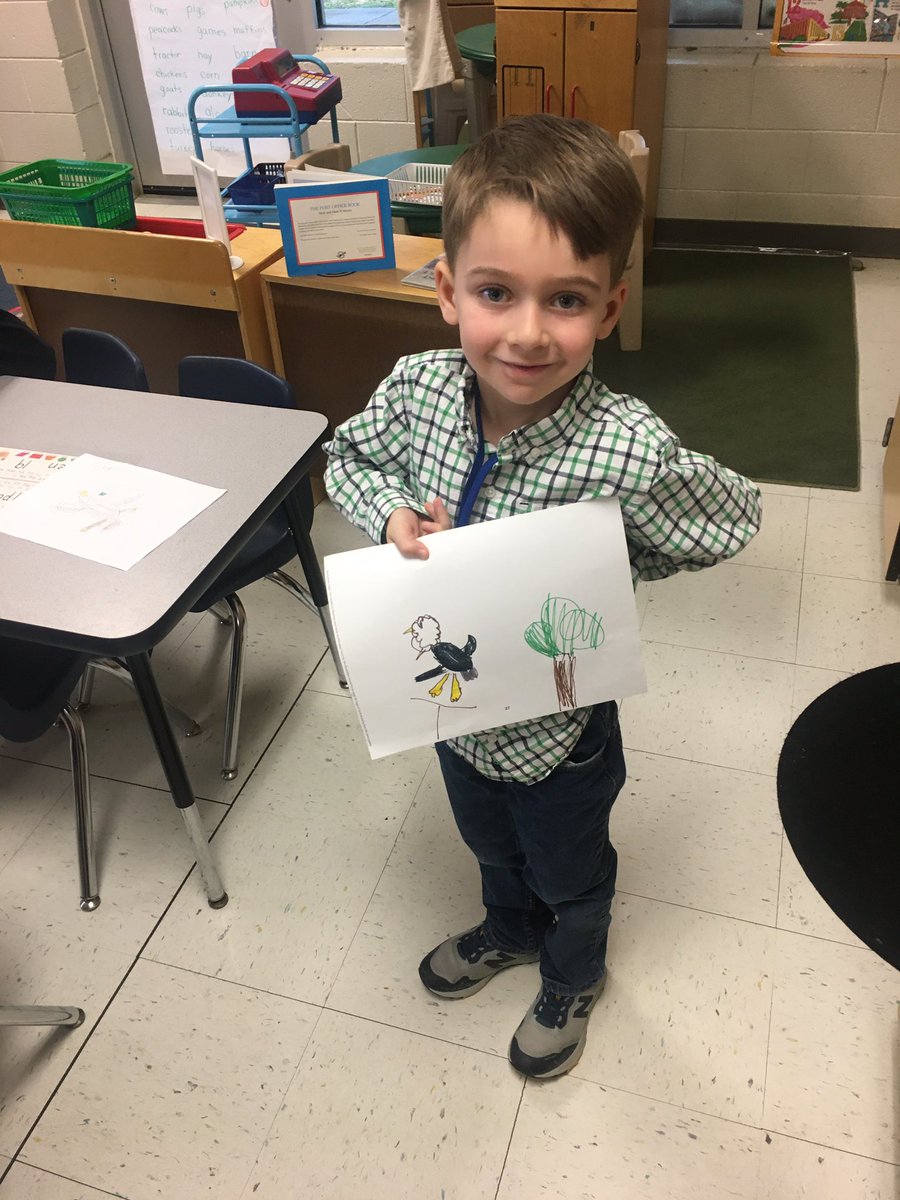 Mrs_KThompson's tweet image. These amazing authors ✏️ &amp;amp; illustrators 🖍 @OldPointeElem are so excited to publish their @studentreasures book! Our deadline is tomorrow! 😱 We are working hard to get it done! #PublishingProcess #AllAboutAmerica #WritingWorkshop #SocialStudies