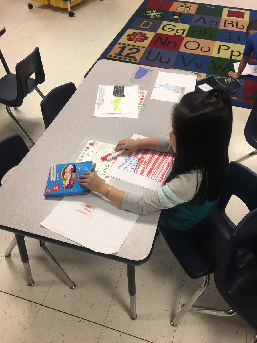 Mrs_KThompson's tweet image. These amazing authors ✏️ &amp;amp; illustrators 🖍 @OldPointeElem are so excited to publish their @studentreasures book! Our deadline is tomorrow! 😱 We are working hard to get it done! #PublishingProcess #AllAboutAmerica #WritingWorkshop #SocialStudies