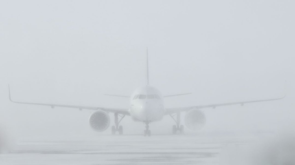 FrankReardon1's tweet photo. Taxiing to the #FBO in the blowing snow a @airbus #A320NEO flight #AIB101 REG: #FWNEO in #Iqaluit #Nunavut on MAR.5.2020 #YFBSpotters CC: @TomPodolec @frogspix @prattandwhitney https://t.co/T1Wl0g6gUe