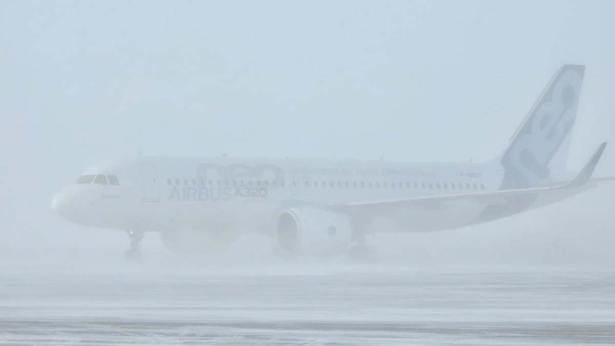 FrankReardon1's tweet photo. Taxiing to the #FBO in the blowing snow a @airbus #A320NEO flight #AIB101 REG: #FWNEO in #Iqaluit #Nunavut on MAR.5.2020 #YFBSpotters CC: @TomPodolec @frogspix @prattandwhitney https://t.co/T1Wl0g6gUe