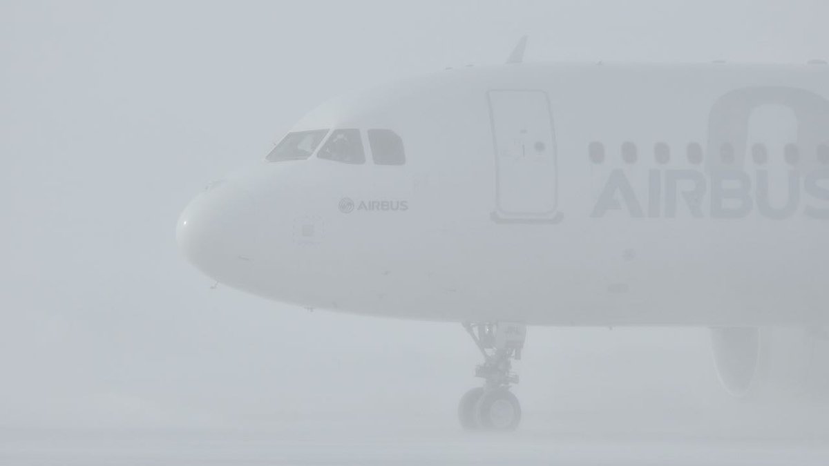 FrankReardon1's tweet photo. Taxiing to the #FBO in the blowing snow a @airbus #A320NEO flight #AIB101 REG: #FWNEO in #Iqaluit #Nunavut on MAR.5.2020 #YFBSpotters CC: @TomPodolec @frogspix @prattandwhitney https://t.co/T1Wl0g6gUe