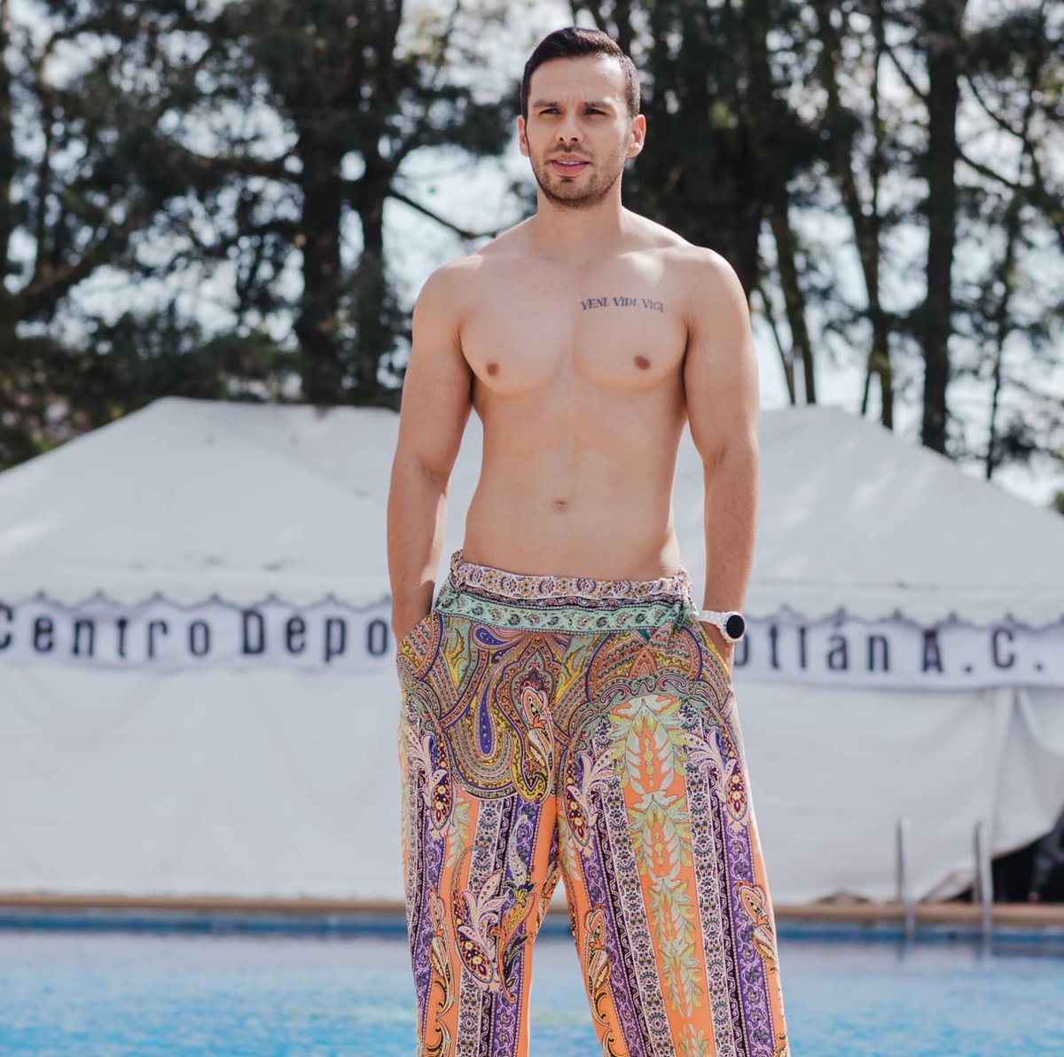 marcosfashion's tweet photo. Aniversario club Zapotlan
Modelo: @totti008
Photo: @pakorodriguezfoto
.
.
.
.
.
.
.
#runway #aniversarioclubzapotlan #zapotlan #cdguzman #jalisco #mexico #mc #marcoscandelario #menswear #mensfashion #menstyle #fitnessmodel #fitness #mrmodel #actitudmrmodel #pants #fashion #ss220 https://t.co/XRrtL8mtIG