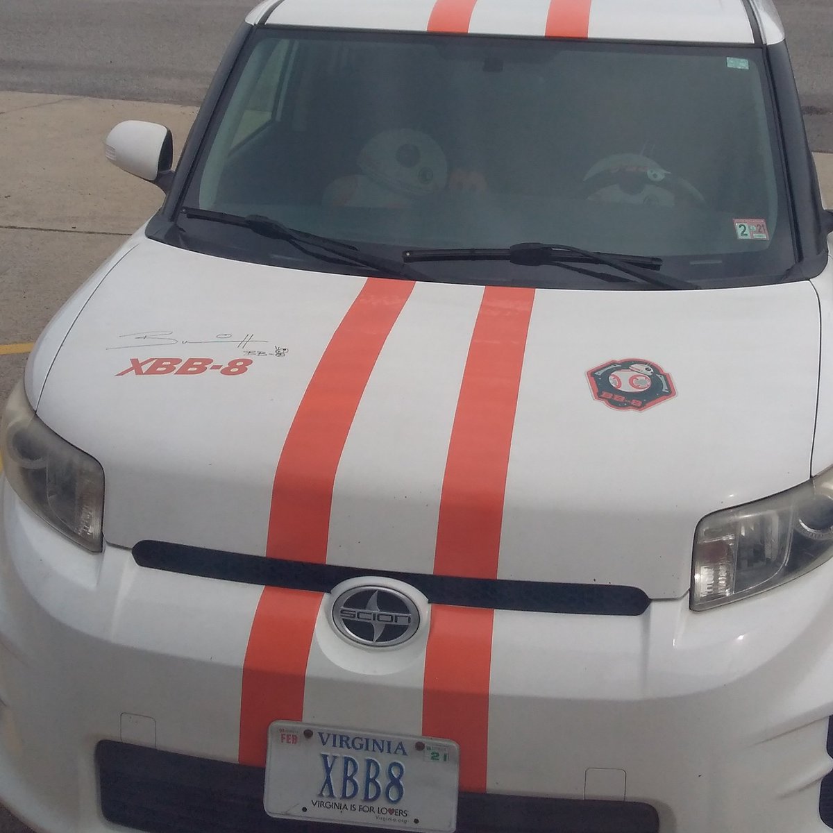 StarWarsScionXB's tweet photo. It looks so big and naked 🤣 Can't wait to print my new windshield banner and Road Squadron decal! #cricut #vinyl #decals #safelite #crackedwindshield #vehiclerepairs #starwars #starwarsscionxbb8 #bb8 #scion #xb #scionxb #roadsquadron #fangirl #carsplay #nerdlife https://t.co/Vkh8olCwea