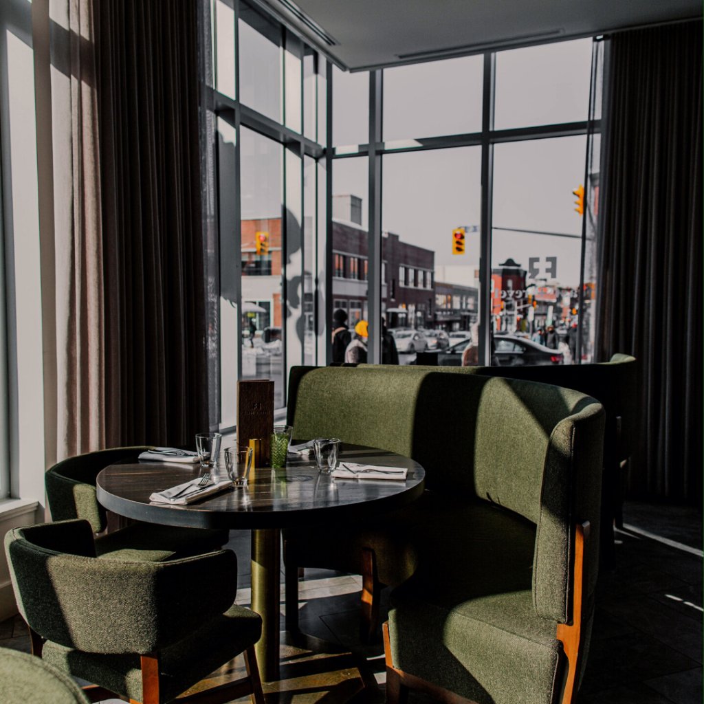 Don't rush to find parking when you dine with us! Make a reservation, and we will take care of complimentary valet parking. spr.ly/60131o3ZV