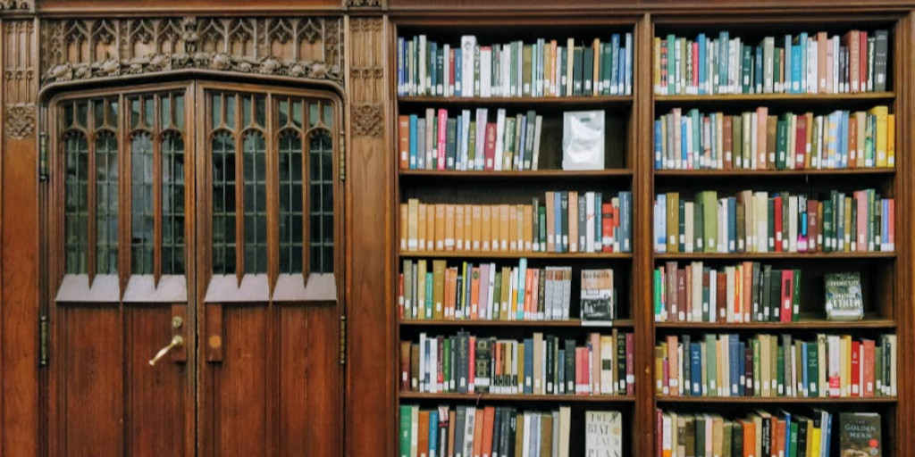 UofTReligion's tweet photo. RT @LibHartHouse: Find your fantasy in our Fiction collection at Hart House! #harthouselibrary #harthouse #uoft #universityoftoronto #lifeatuoft #uoftstudentlife #hhstudentlife #uoftlibraries #library #books #booknerd #bookstagram #fiction https://t.co/3iqEuMMFvs