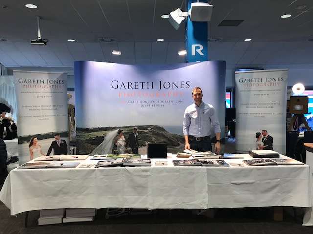 @garethjonesphotography #platinumsupplier #wnwf2020 #photographer #weddingphotographer #engaged #wedding #bride #groom #weddingfayre