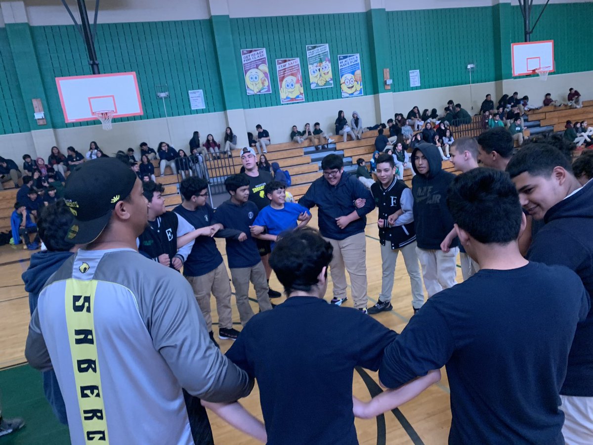 LopezprinciPAL's tweet photo. Thank you to @Hou_Sabercats for visiting @edison_school and introducing the sport of rugby to our students during PE class #edisonchapter2 @HISDEastArea https://t.co/jJZtFoX4Lr